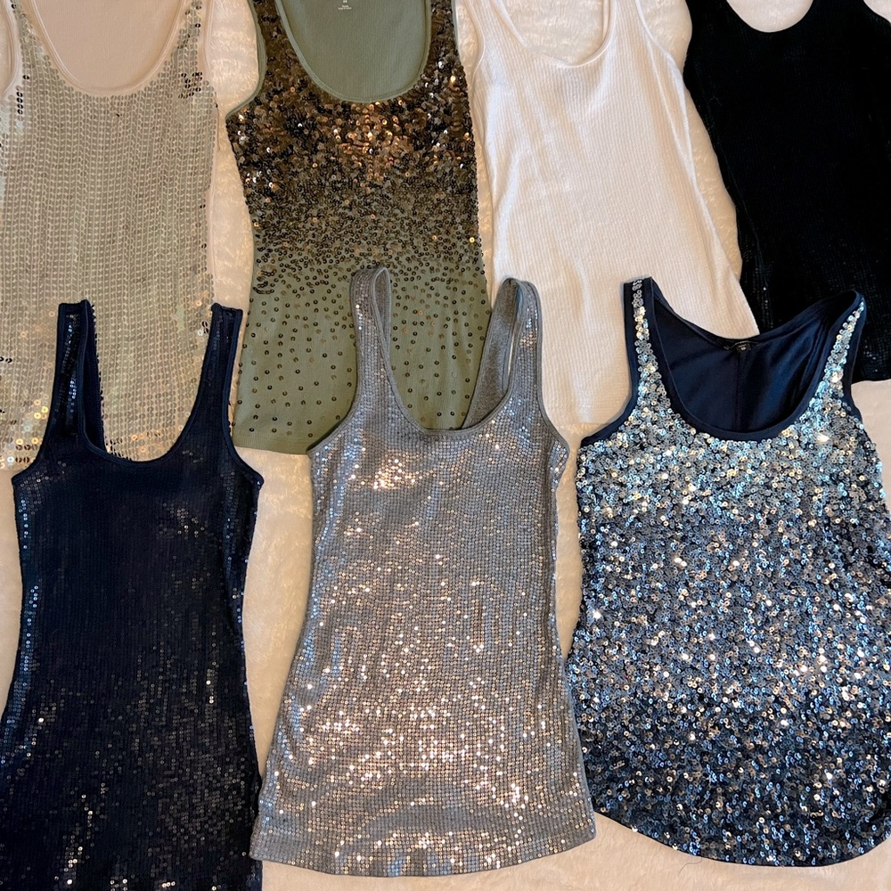 Add some SPARKLE ✨ to your Holiday Wardrobe❗️Sequins tanks go with EVERYTHING 🤩
